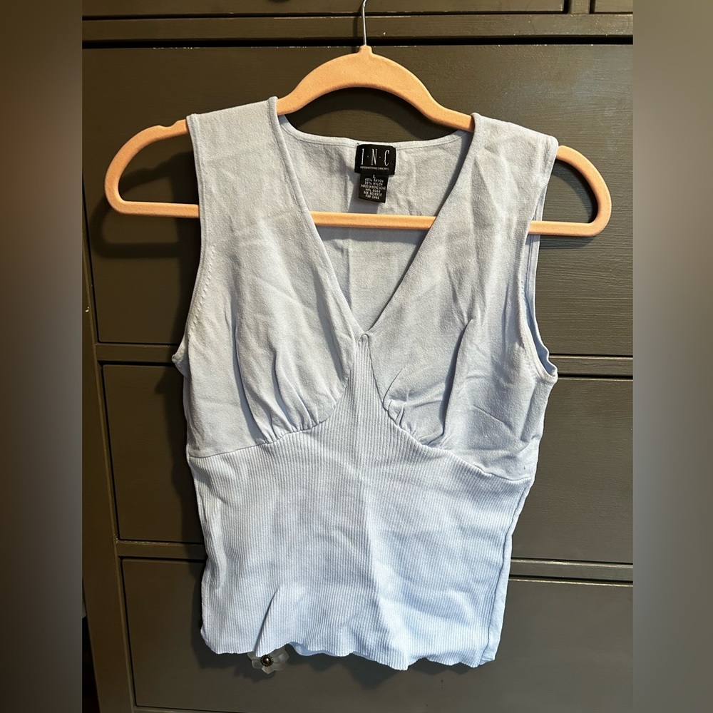 Sleeveless blue women’s top